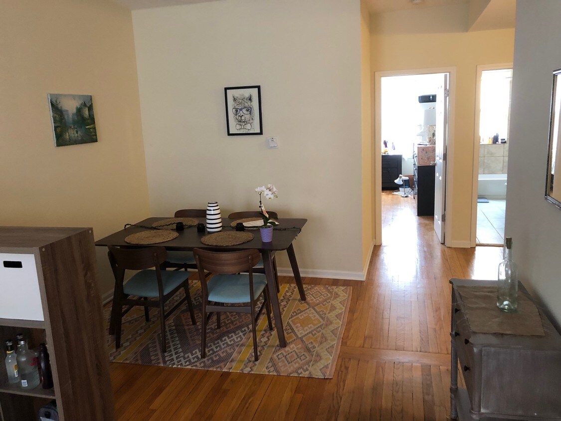 Foto principal - 2907 Shakespeare W Ave