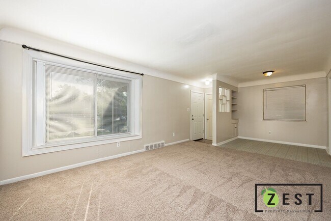 Building Photo - Welcome to this well-maintained 3-bedroom