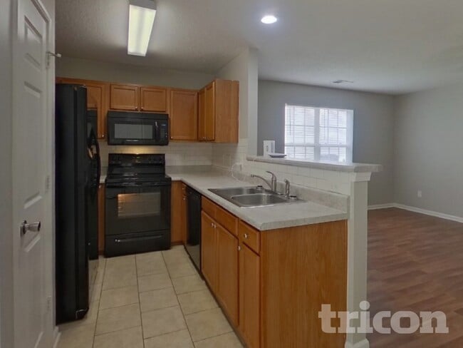 Foto del edificio - 6417 Sunman Rd