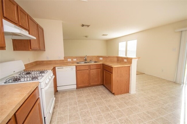 Building Photo - 310 Falling Pine Dr