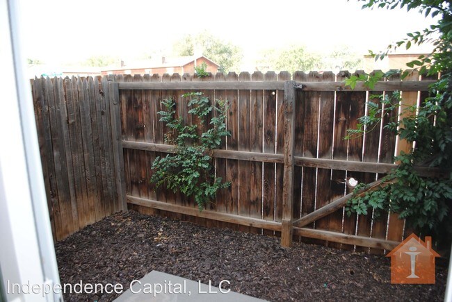 Building Photo - 2814 Parque De Oeste Dr