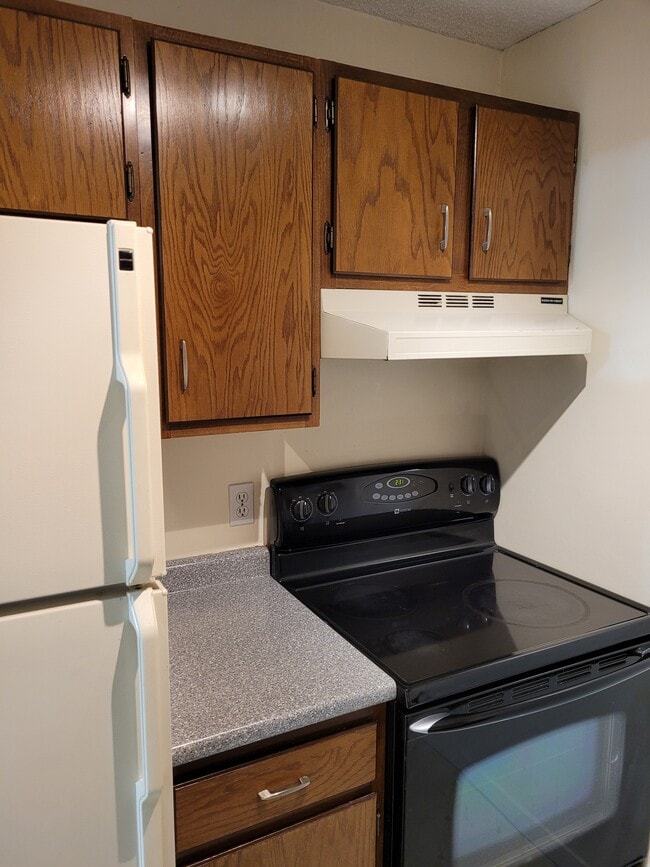 5 Midhurst Rd Unit 12, Nashua, NH 03062 Condo for Rent in Nashua, NH