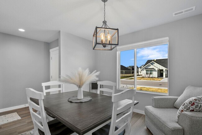 Foto del edificio - Lovely Meridian Home