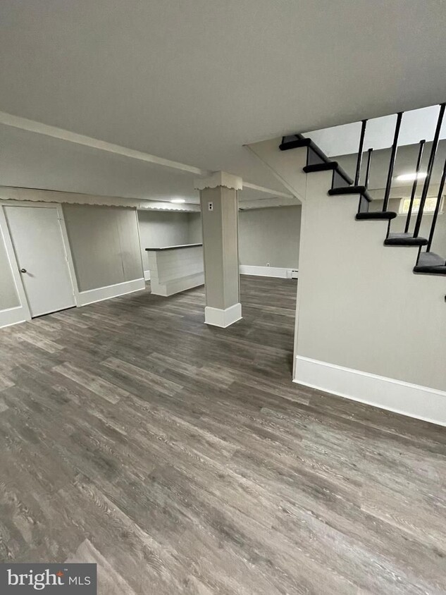 Building Photo - Stunning 4-Bedroom Home with Modern Amenit...