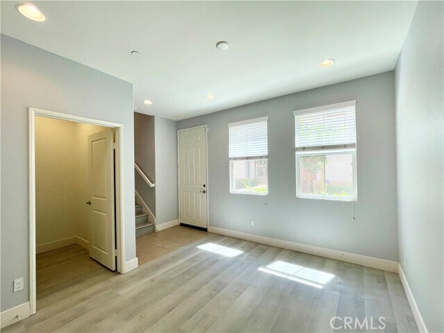 Building Photo - 6387 Orion Ct