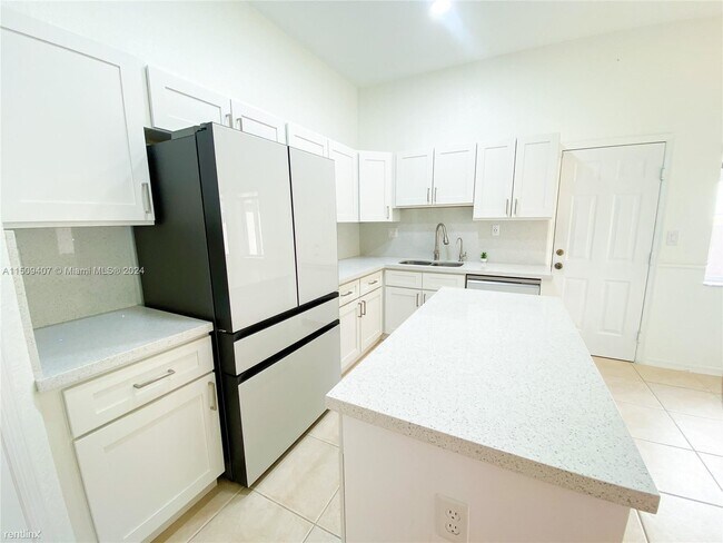 Foto del edificio - 3 br, 2.5 bath House - 2332 SE 19th Ct