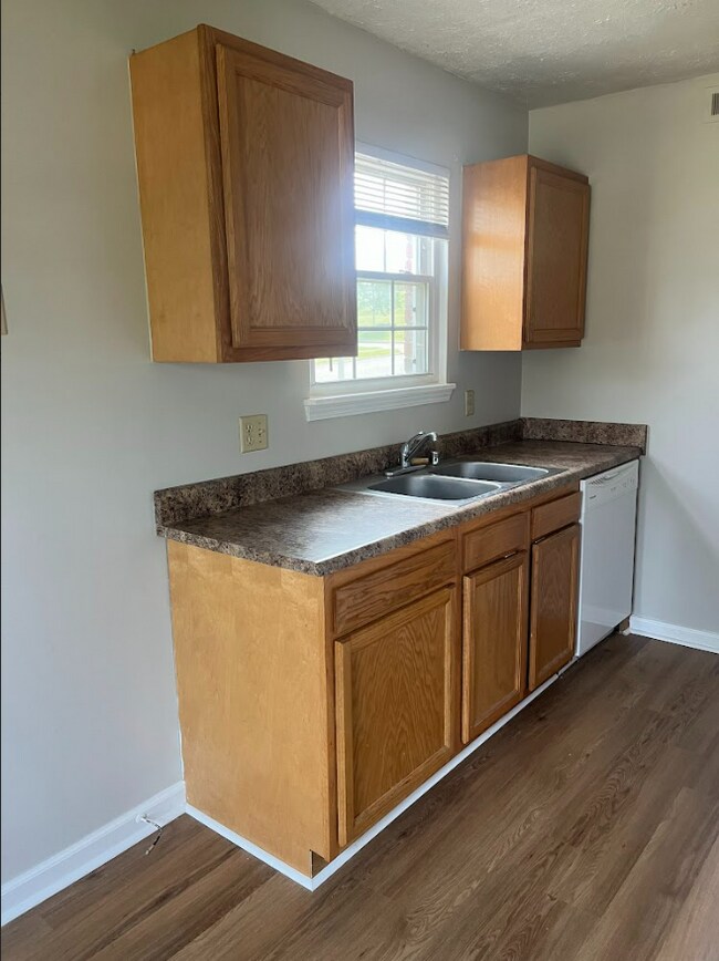 Kitchen - 3800 Duffy Ct