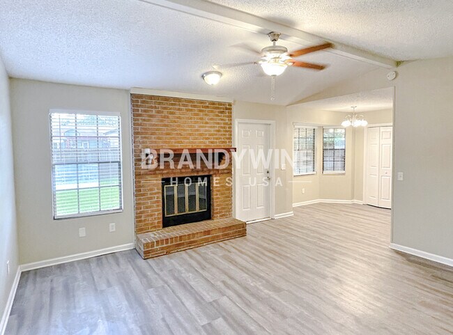 Building Photo - 553 Edward Rutledge St