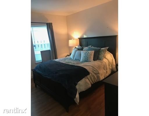 Foto del edificio - 2 br, 1 bath  - 8 Dustin St # 102