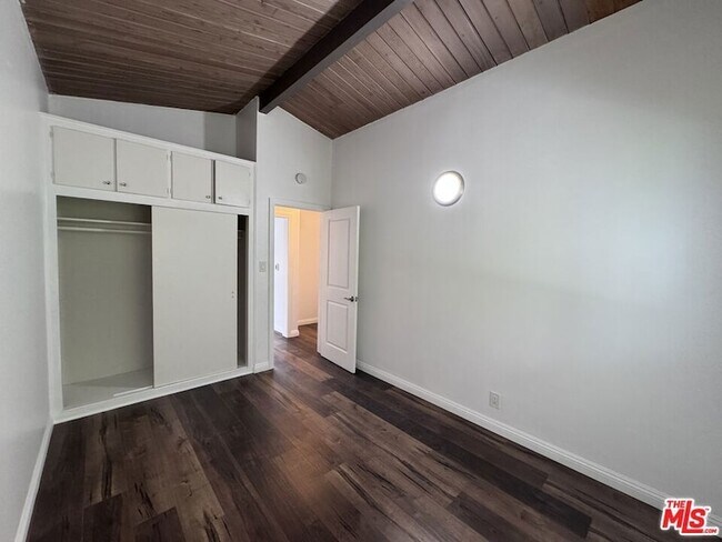 Foto del edificio - 4419 W Rosecrans Ave