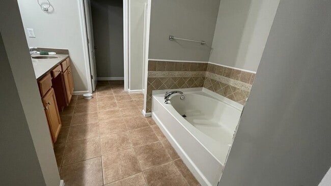 Foto del edificio - 1022 Firethorne Pass