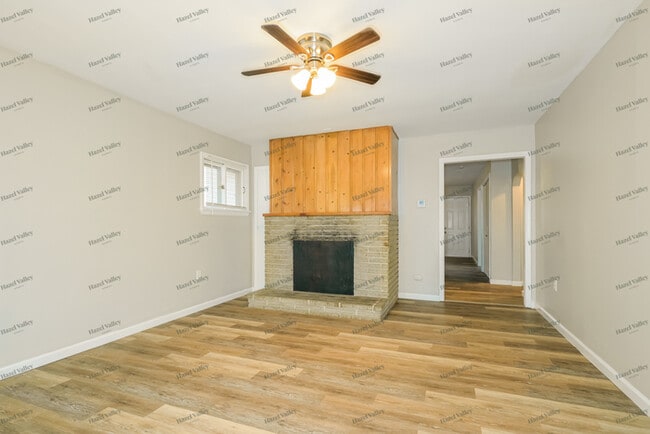 Building Photo - 9947 Lark Ave