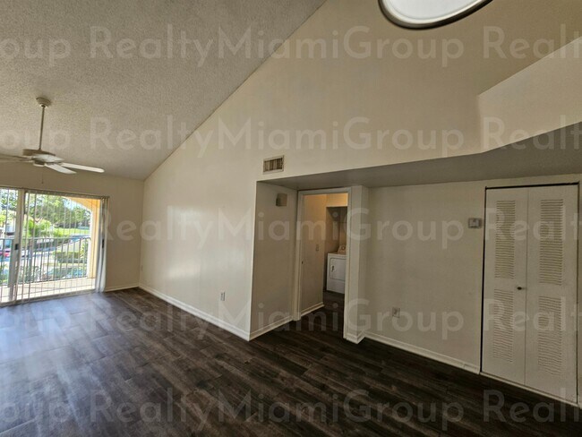 Building Photo - 1749 Village Blvd