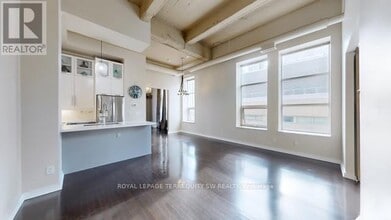 Building Photo - 135 Dalhousie St