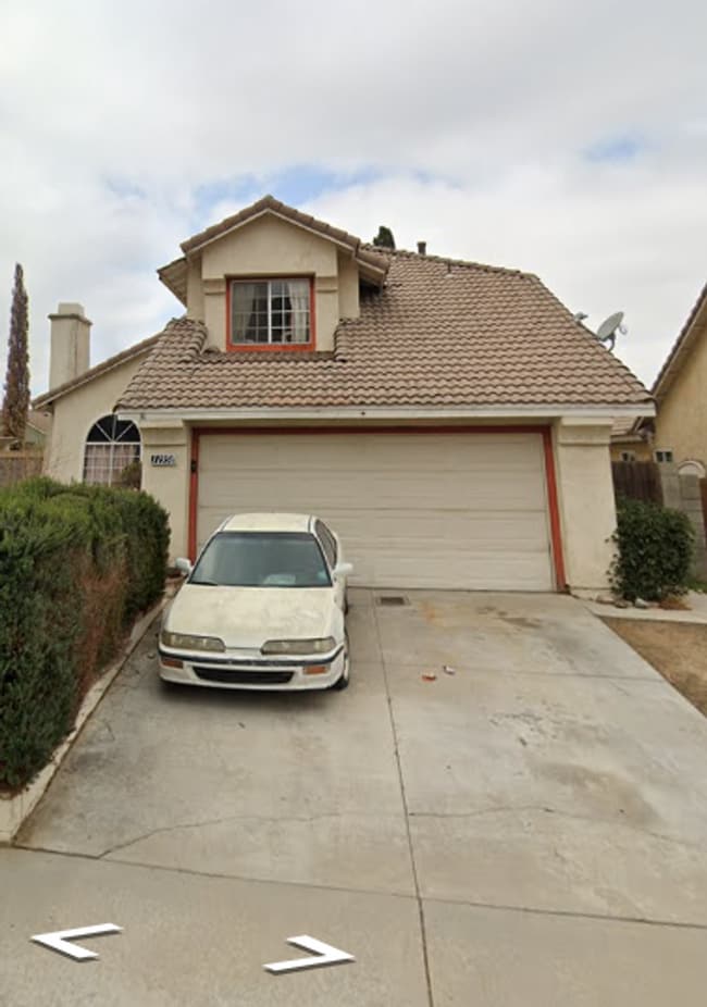 BEAUTIFUL 3 BED / 3 BATH HOME IN PRIME FONTANA LOCATION – HUGE LOT + GARAGE - BEAUTIFUL 3 BED / 3 BATH HOME IN PRIME FONTANA LOCATION – HUGE LOT + GARAGE