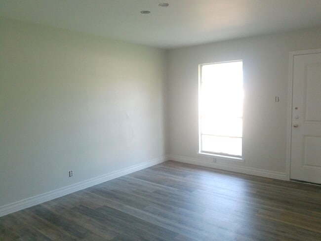 Building Photo - 3022 Bimini Dr