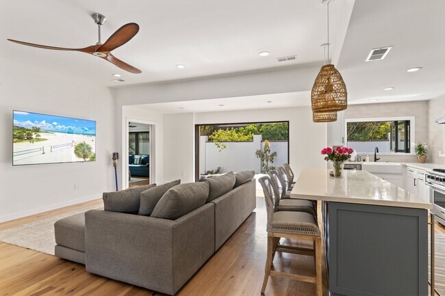 Foto del edificio - 728 Pomona Ave