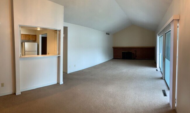 Building Photo - 1151