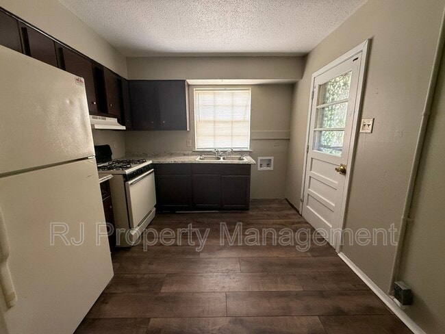 Foto del edificio - 2968 Lark Rd