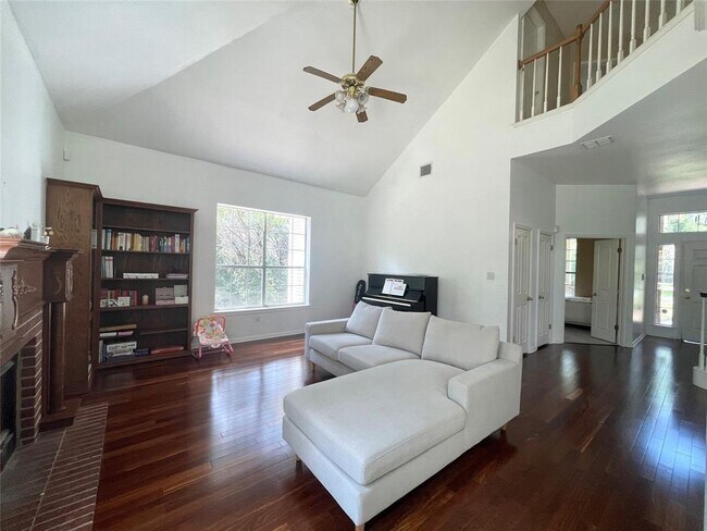 Building Photo - 11307 Yucca Dr