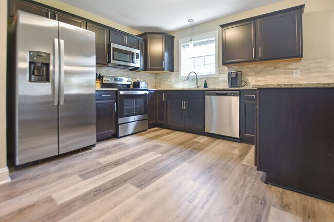 Foto del edificio - Pet Friendly Five Bedroom!