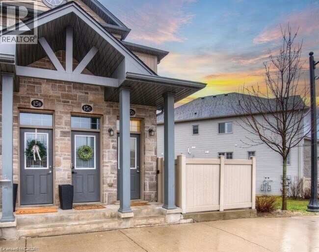 Photo du bâtiment - 388 Old Huron Rd