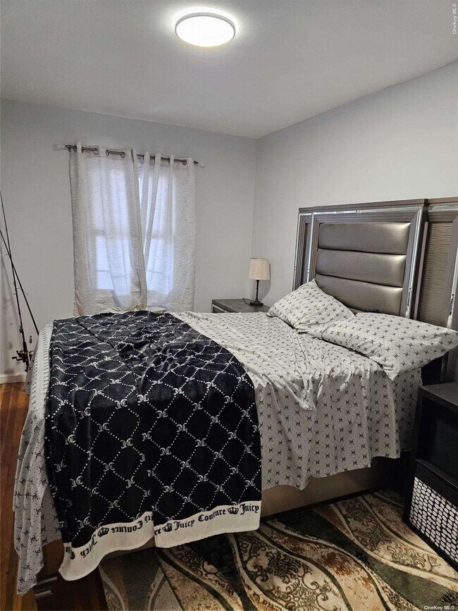 Foto del edificio - 926 E 103rd St
