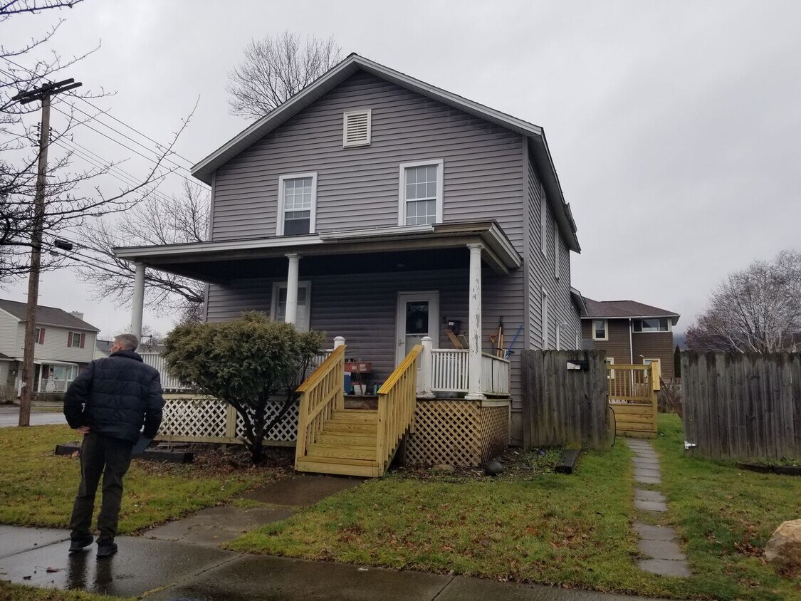 Foto principal - 1001 Davis St