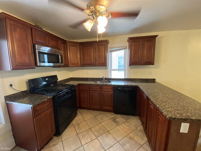 Building Photo - 3 br, 2 bath House - 622 S Ashley St