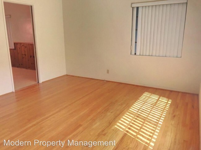 Building Photo - 500-502 E Cypress Ave