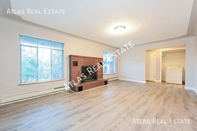 Building Photo - 5493 S Datura St