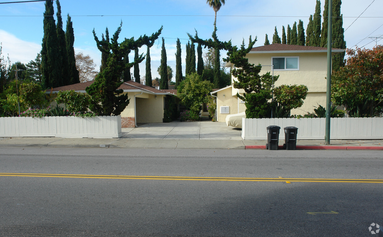 Primary Photo - 670 Calderon Ave