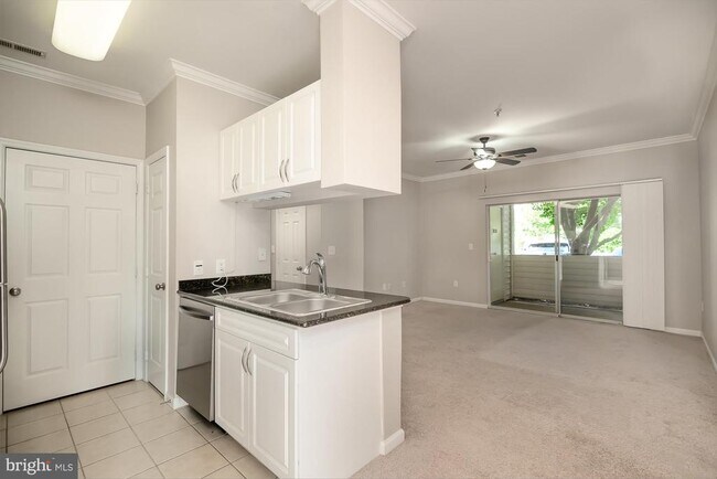 Building Photo - 12144 Garden Grove Cir