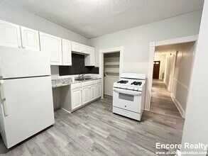 Building Photo - 8-10 Oakland St. Unit 1