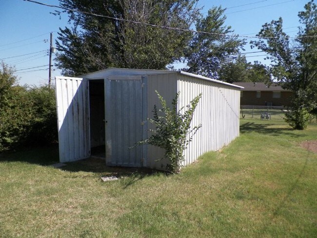 Building Photo - 5320 NW Cherry Ave