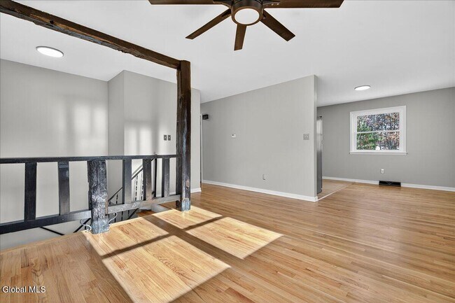 Foto del edificio - 12 Kristan Dr