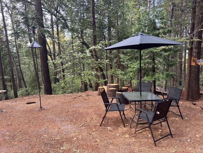 Foto del edificio - 1200 Aurora Ln