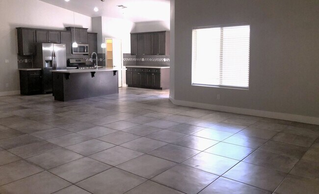 Foto del edificio - Coming Soon!   Beautiful 3-Bedroom Home with 3-Car Garage and Spacious Layout