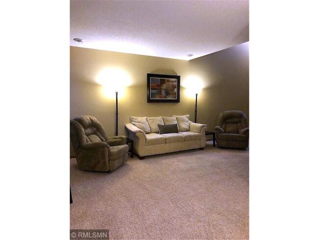 Foto del edificio - 7713 Elm Grove Ave