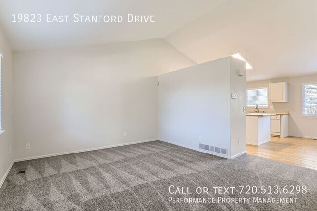 Foto del edificio - 19823 E Stanford Dr