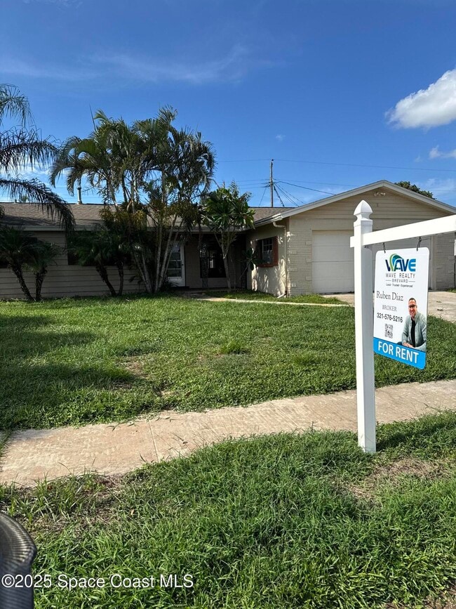 Building Photo - 978 Nagle Dr