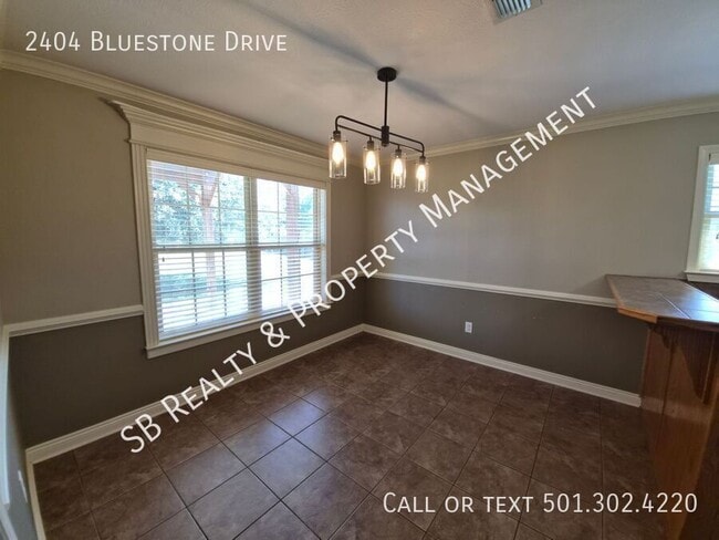 Foto del edificio - 2404 Bluestone Dr