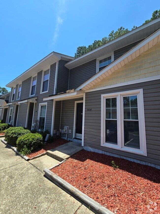 Building Photo - 504 Mill Cove
