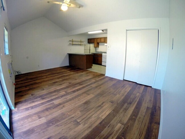 Building Photo - 4905 El Campo Ave