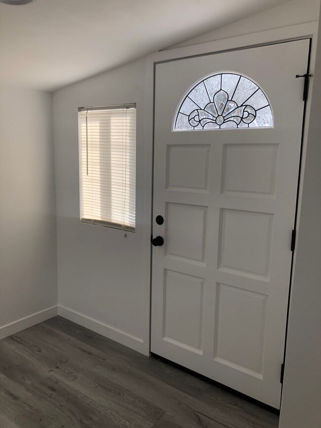 Building Photo - 629 Glendale Trail