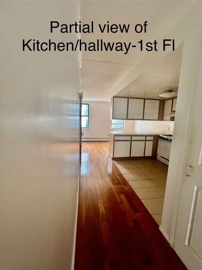 Building Photo - 265 W 121st St