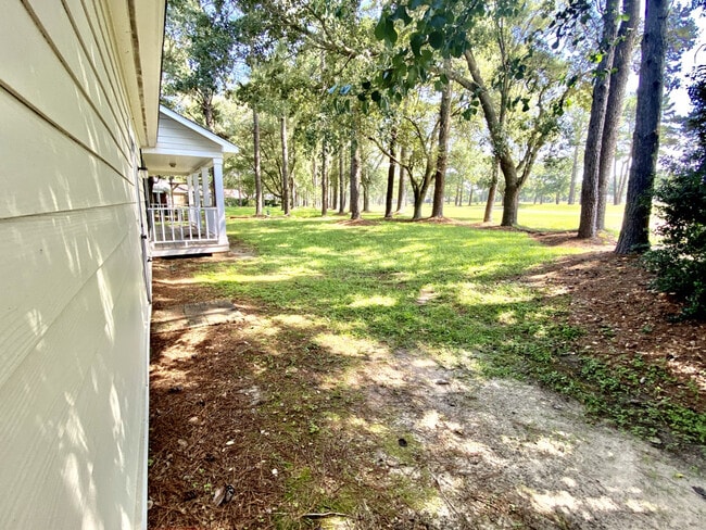 Building Photo - Quail Creek