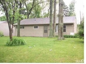 Building Photo - 1111 Riverton Dr