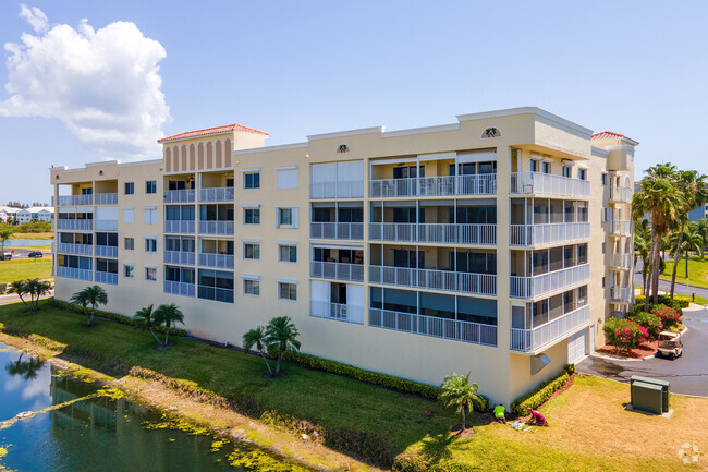 752 Bayside Dr Cape Canaveral, FL 32920-3578 - Bayside Condominiums