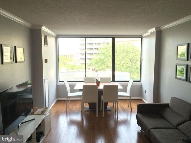 Foto del edificio - 1301 20th St NW